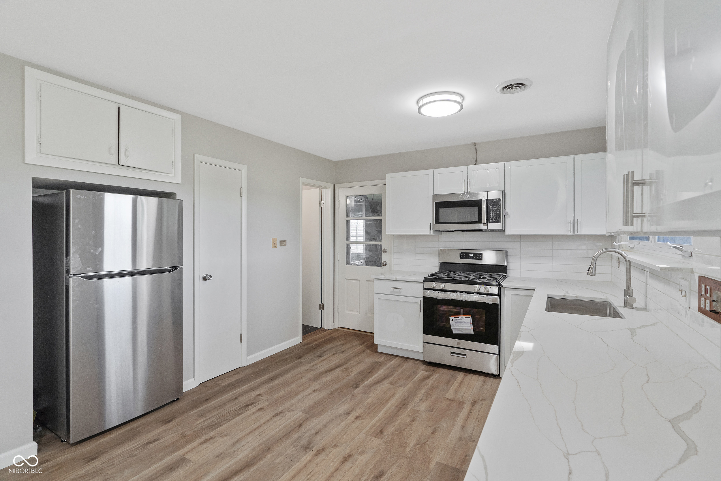 931 South Post Road Indianapolis, IN 46239 - Photo 7 of 29 Gallery Image 7