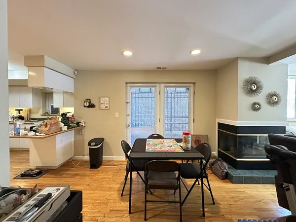 $3,600 | 3345 North Southport Avenue, Unit 1, Chicago, IL 60657