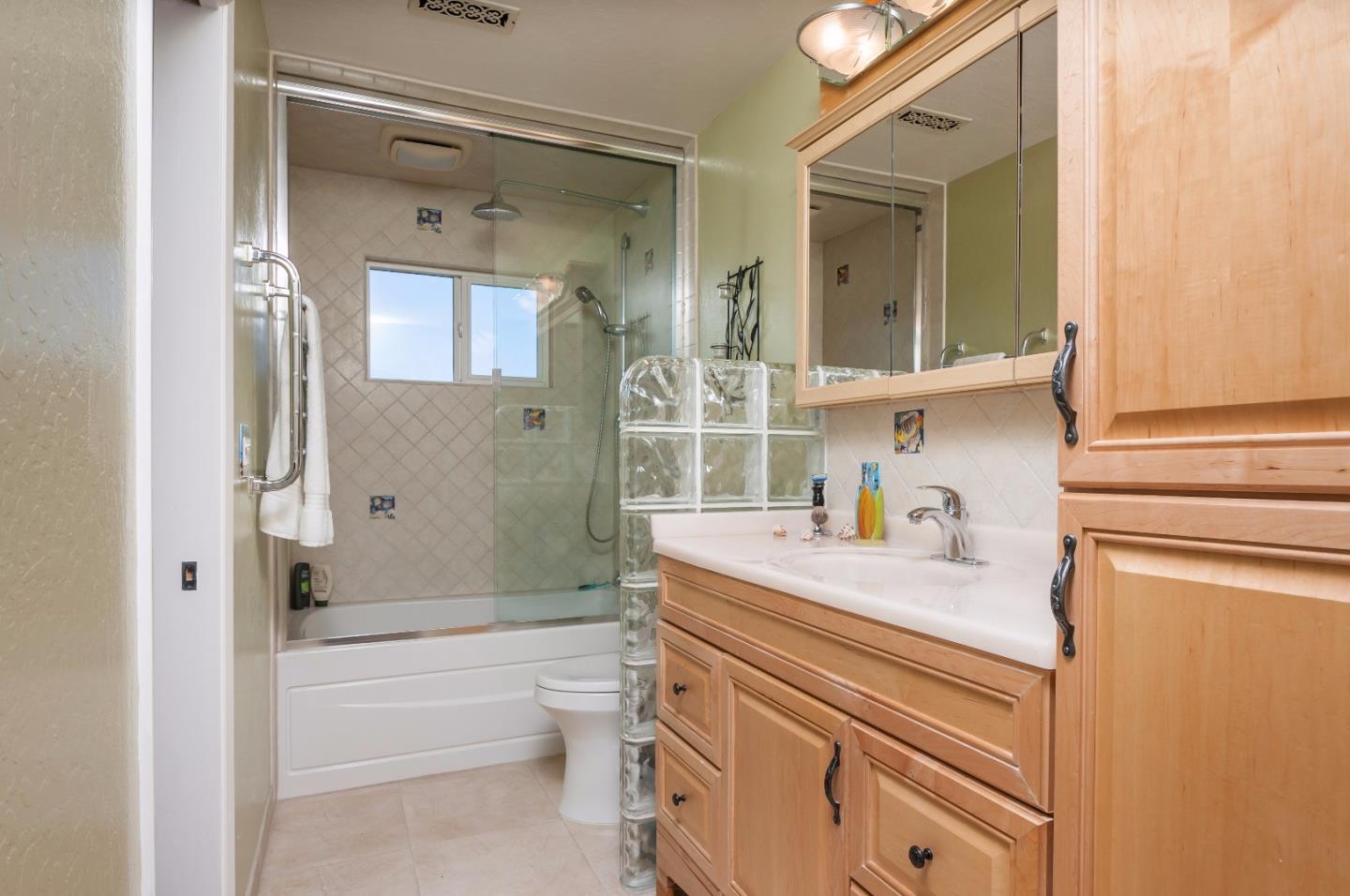 508 A Monterey Road, Unit 2 Pacifica, CA 94044 - Photo 11 of 18 Gallery Image 11