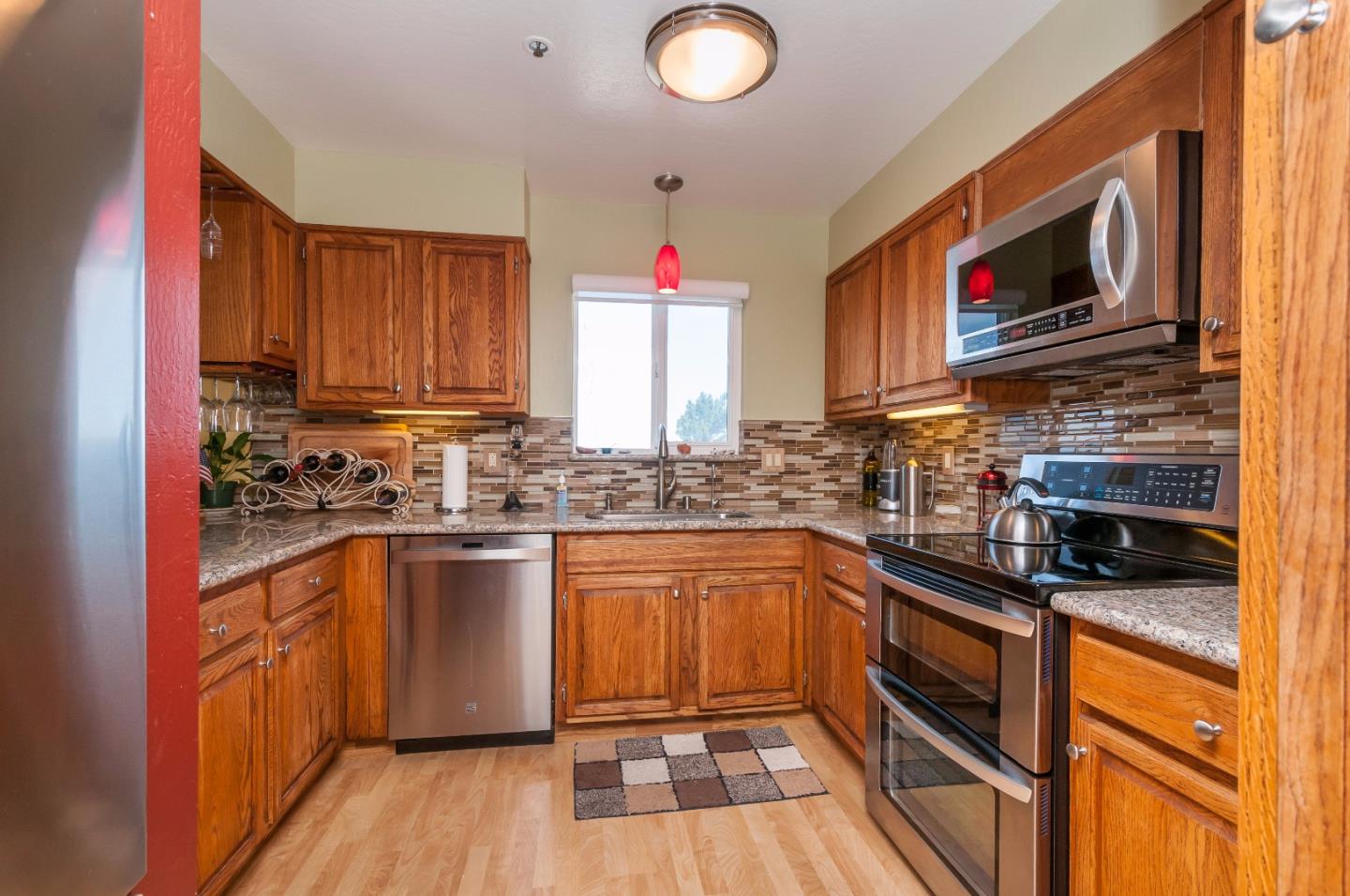 508 A Monterey Road, Unit 2 Pacifica, CA 94044 - Photo 4 of 18 Gallery Image 4