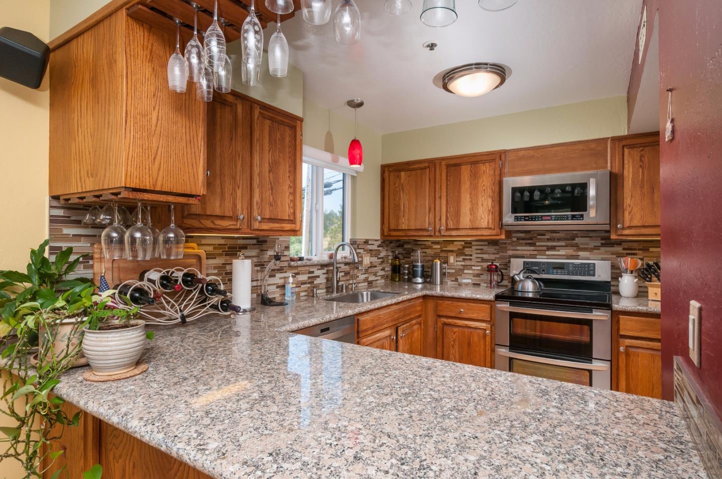 508 A Monterey Road, Unit 2 Pacifica, CA 94044 - Photo 5 of 18 Gallery Image 5