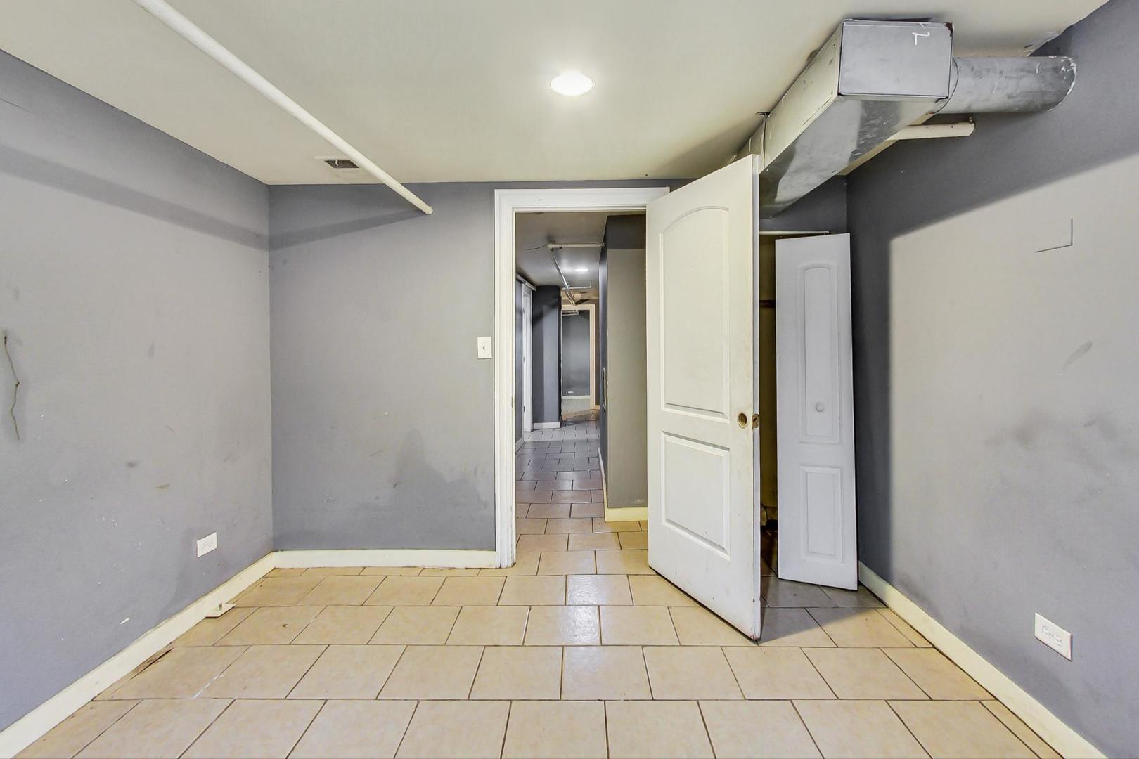 719 North Ridgeway Avenue Chicago, IL 60624 - Photo 30 of 58