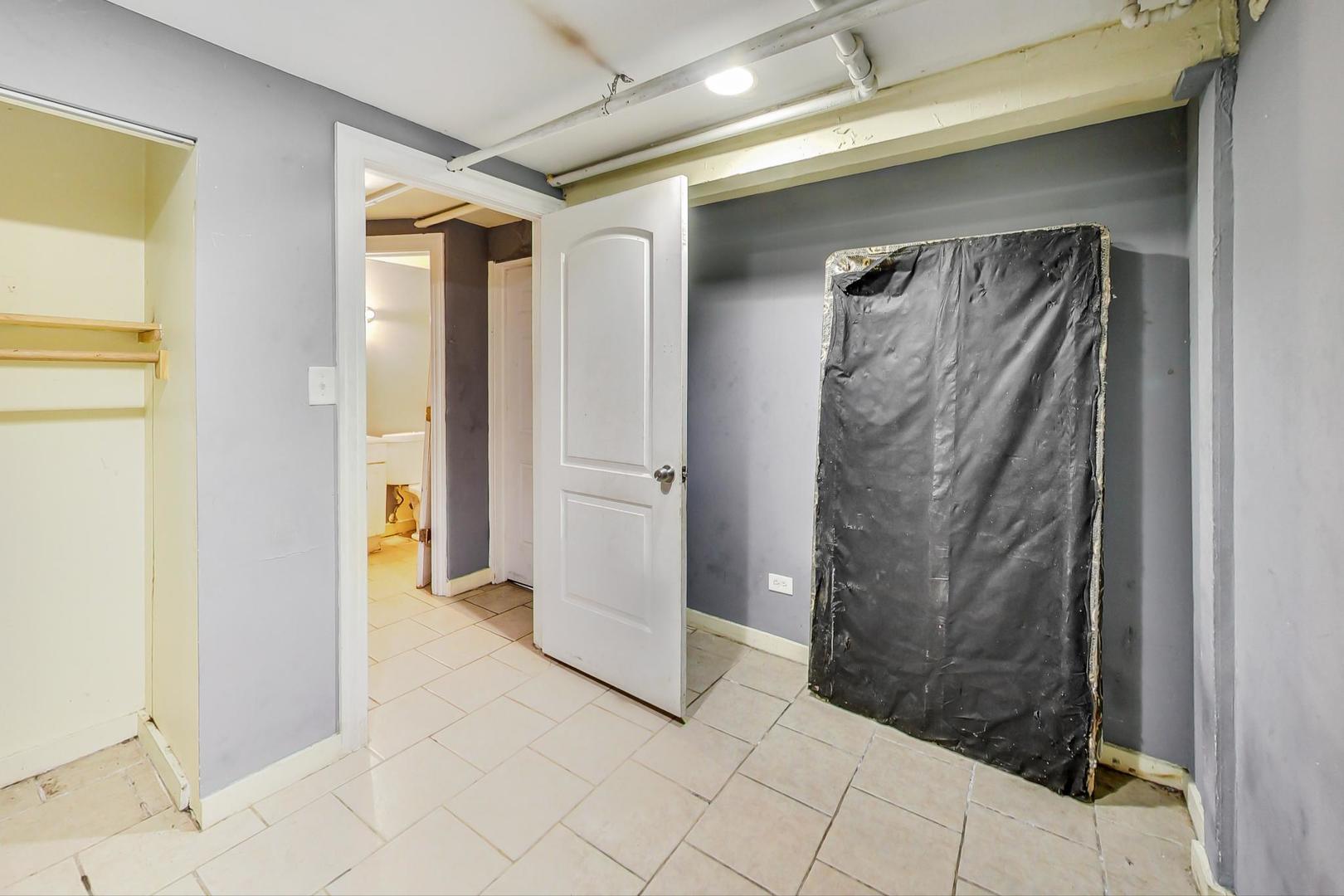 719 North Ridgeway Avenue Chicago, IL 60624 - Photo 34 of 58 a view of bathroom with shower