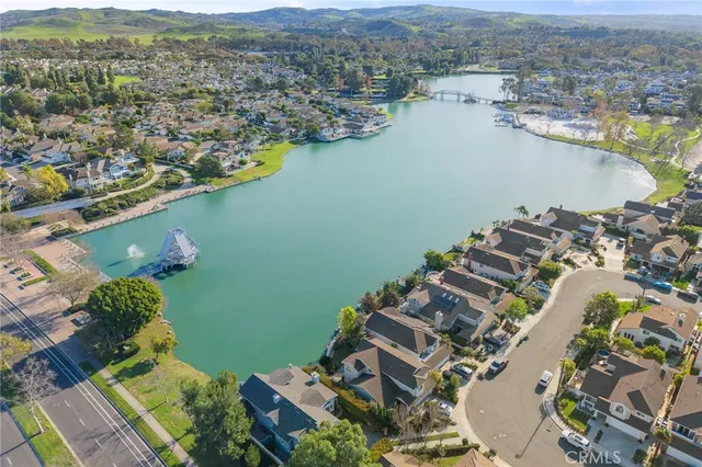 a view of a lake with houses