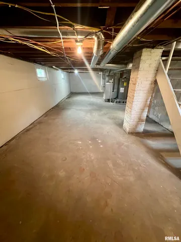 $180,000 | 111 West Prairie Street, Camp Point, IL 62320