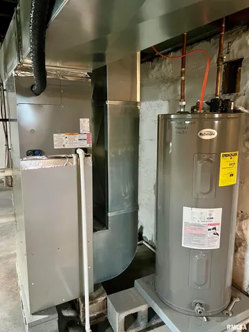 $180,000 | 111 West Prairie Street, Camp Point, IL 62320