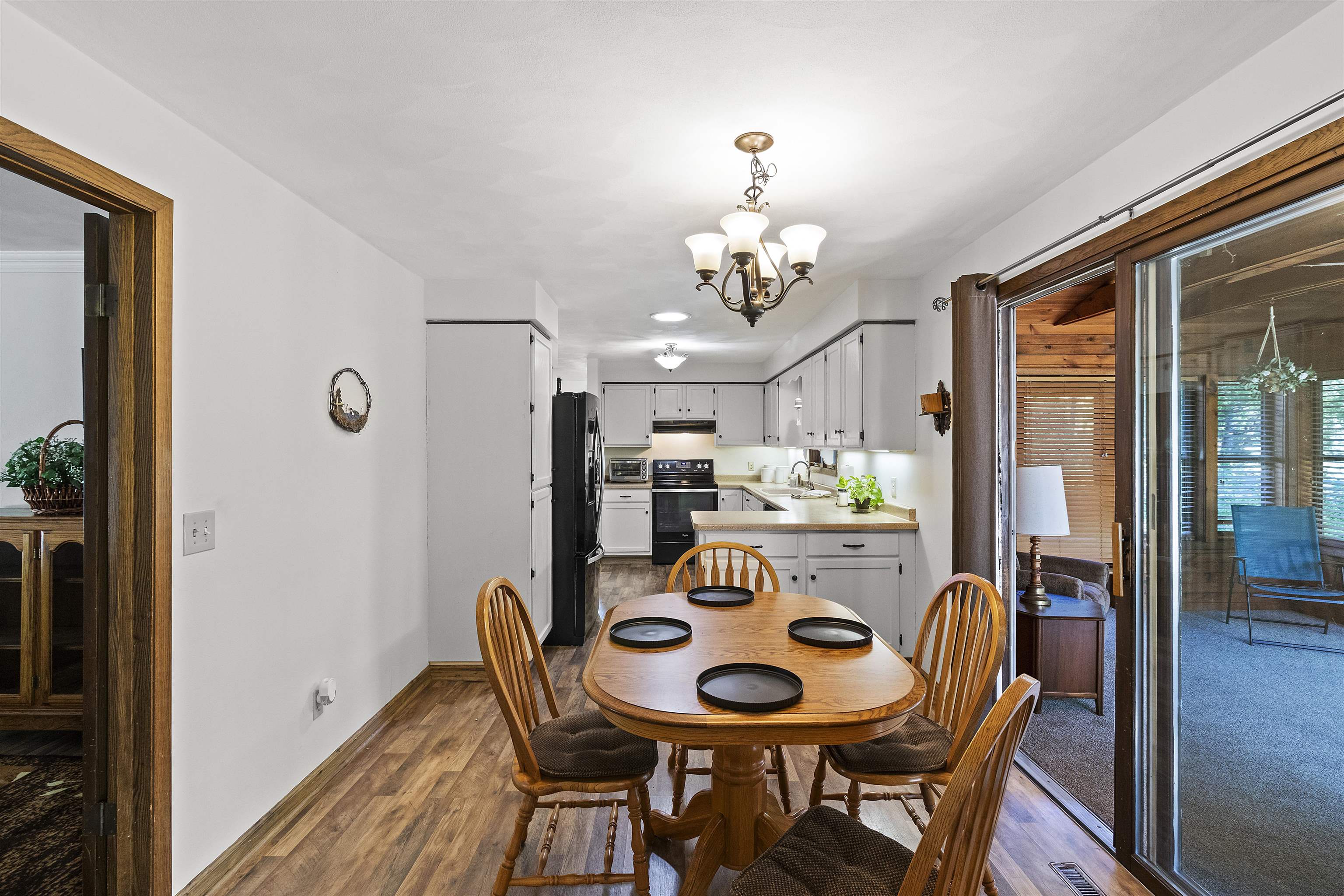 933 East Capitol Drive Appleton, WI 54911 - Photo 13 of 46