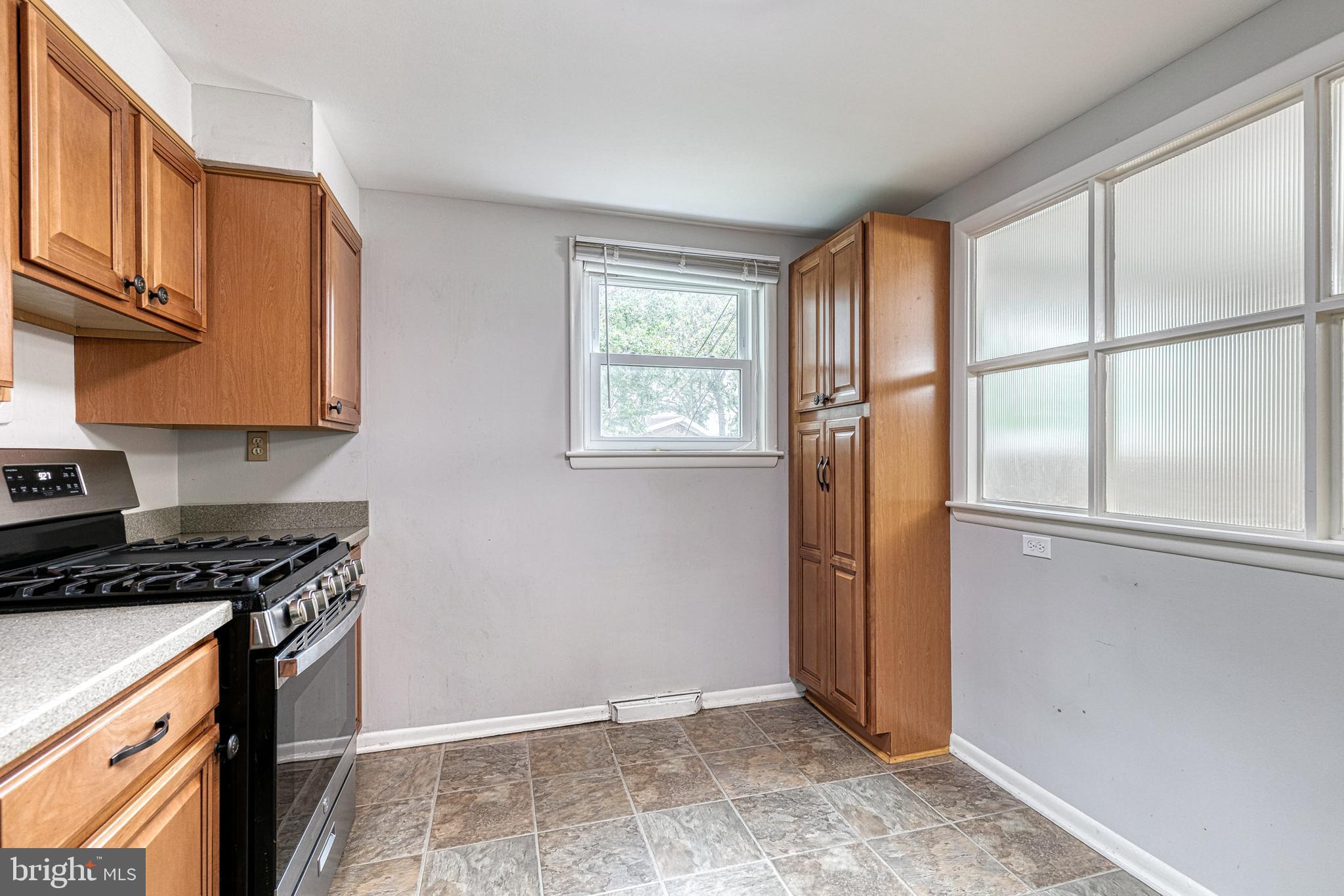 2401 Forest Green Road Baltimore, MD 21209 - Photo 14 of 32