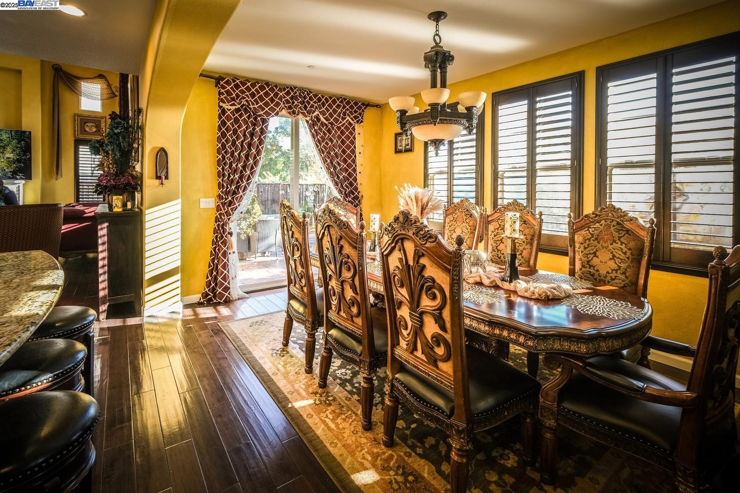 3252 Carpenter Way San Ramon, CA 94582 - Photo 17 of 58 a view of a livingroom with furniture and window