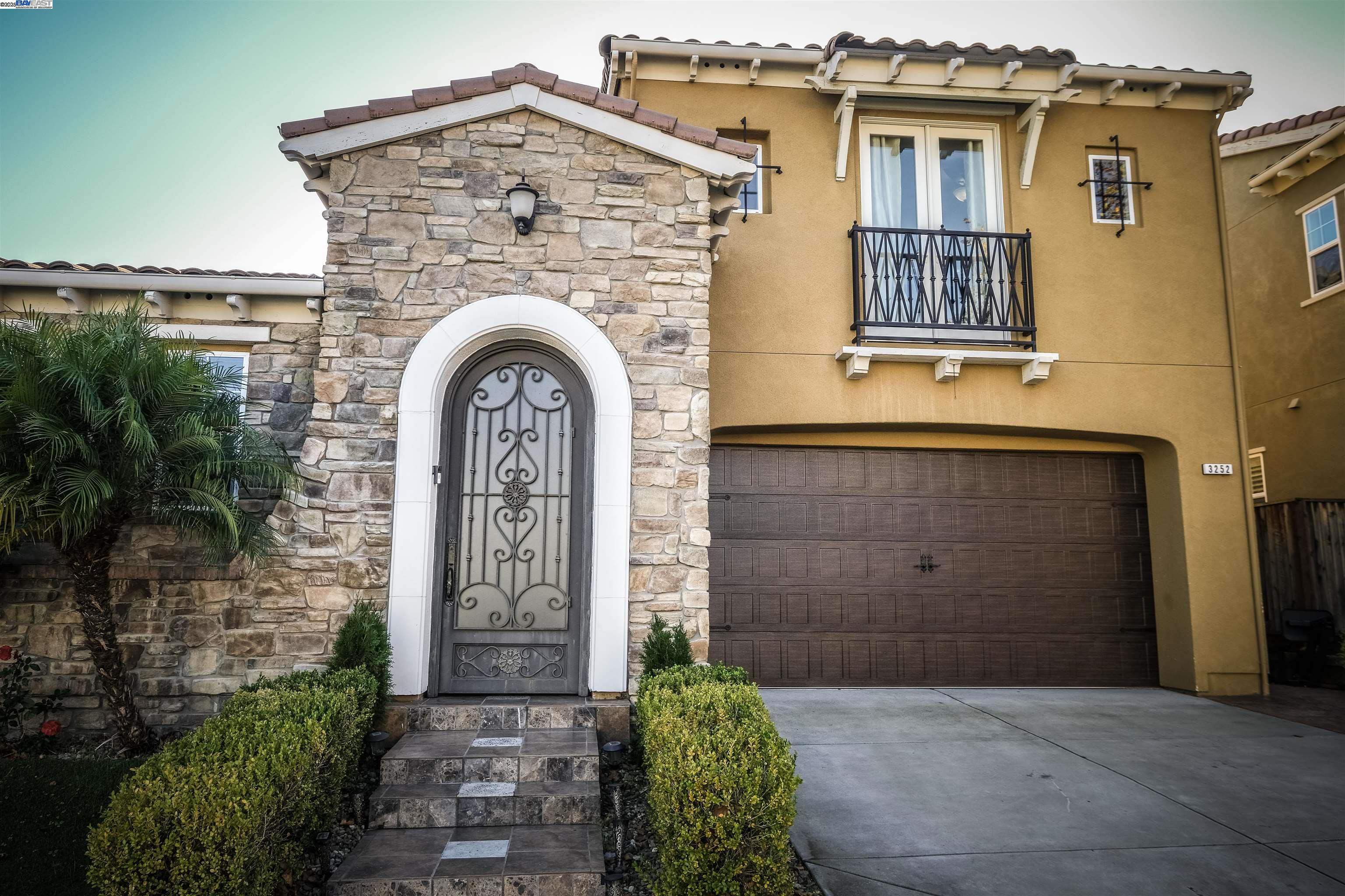 3252 Carpenter Way San Ramon, CA 94582 - Photo 2 of 58 a front view of a house with garden