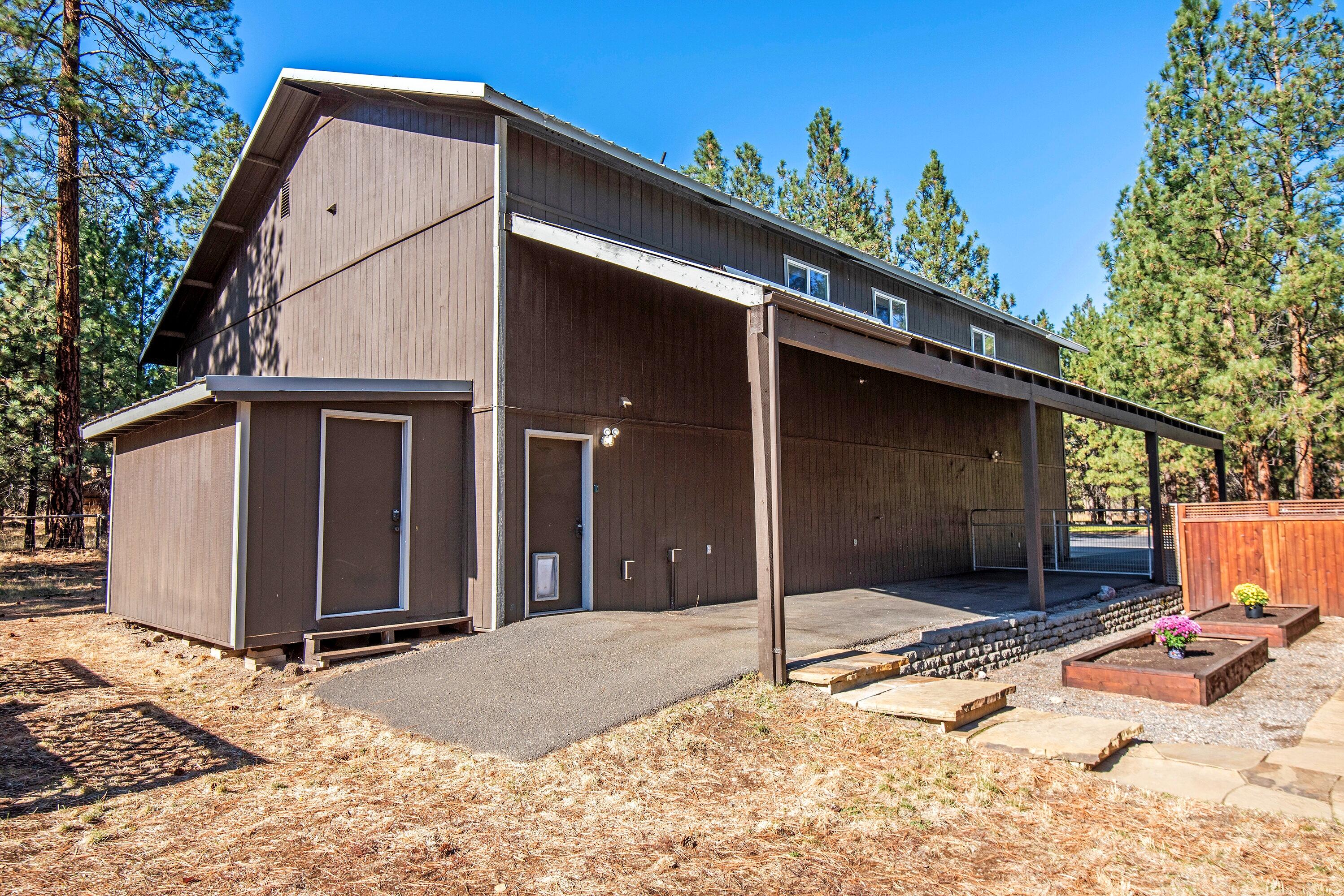14402 Crossroads Loop Sisters, OR 97759 - Photo 33 of 50 33