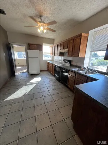 $1,550 | 5218 Holly Hills Avenue, Unit 2, St. Louis, MO 63109