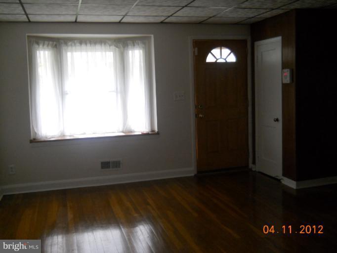 304 Stemmers Run Road Essex, MD 21221 - Photo 8 of 12 Living Room