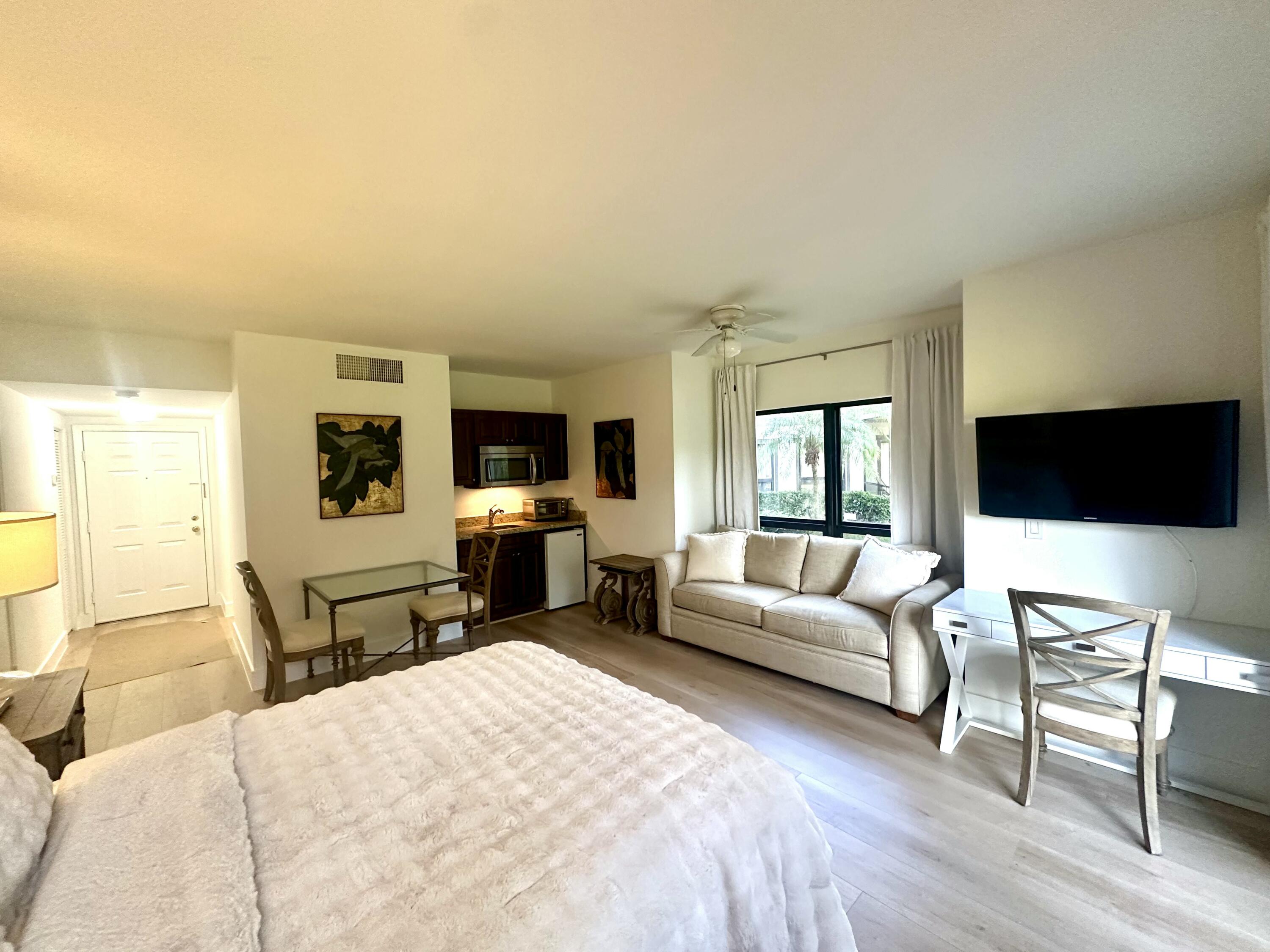 13334 Polo Club Road, Unit 236 Wellington, FL 33414 - Photo 2 of 23 Studio