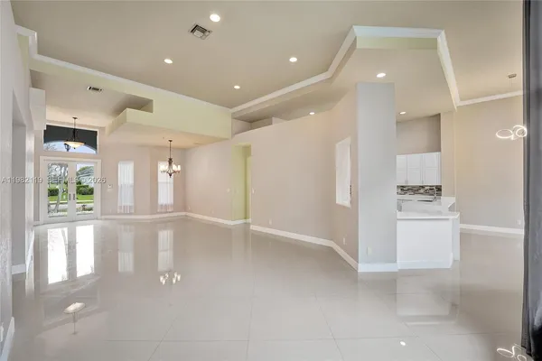 $6,800 | 8006 North Savannah Circle, Davie, FL 33328