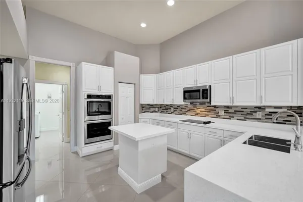 $6,800 | 8006 North Savannah Circle, Davie, FL 33328