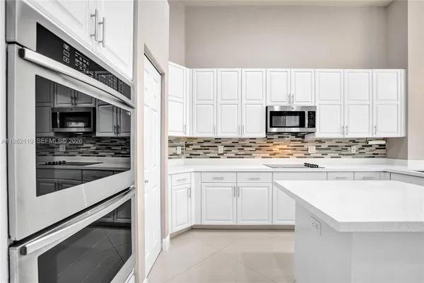 $6,800 | 8006 North Savannah Circle, Davie, FL 33328