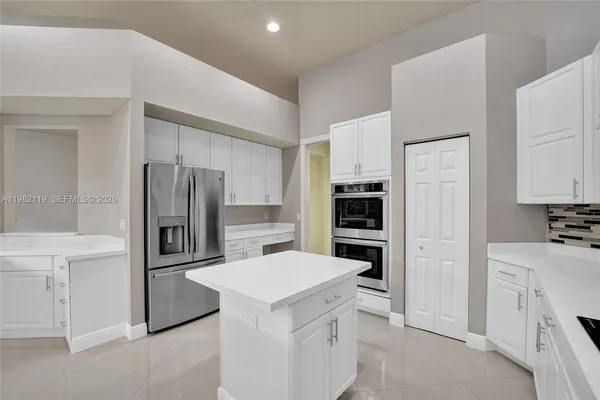 $6,800 | 8006 North Savannah Circle, Davie, FL 33328