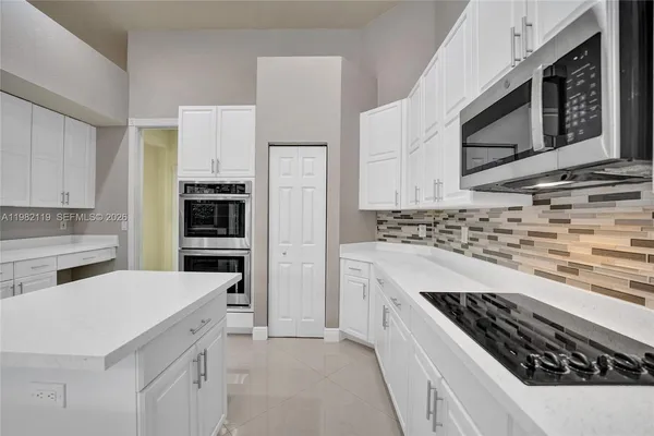 $6,800 | 8006 North Savannah Circle, Davie, FL 33328