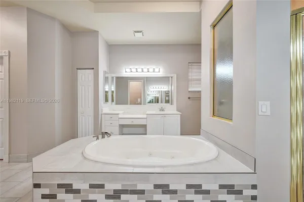 $6,800 | 8006 North Savannah Circle, Davie, FL 33328