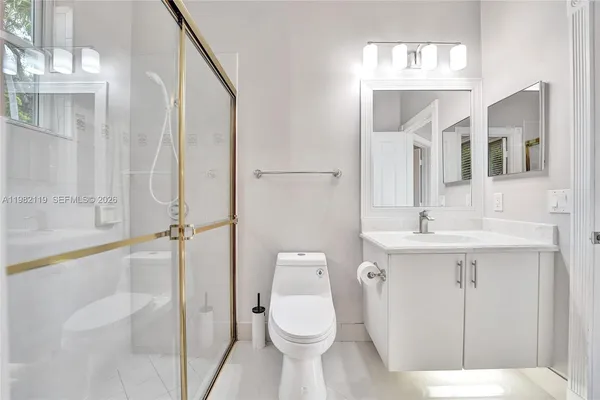 $6,800 | 8006 North Savannah Circle, Davie, FL 33328