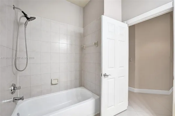 $6,800 | 8006 North Savannah Circle, Davie, FL 33328