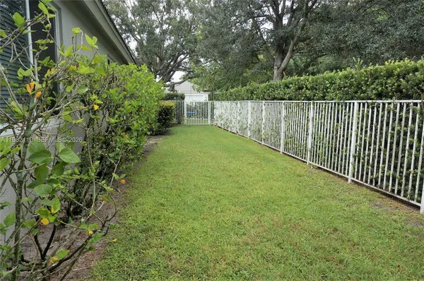 $6,800 | 8006 North Savannah Circle, Davie, FL 33328