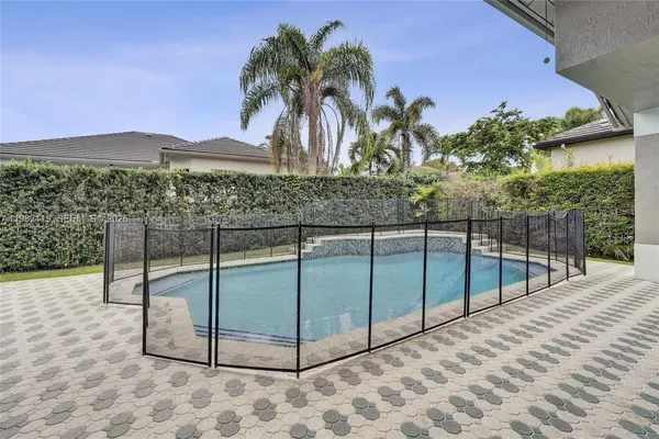 $6,800 | 8006 North Savannah Circle, Davie, FL 33328