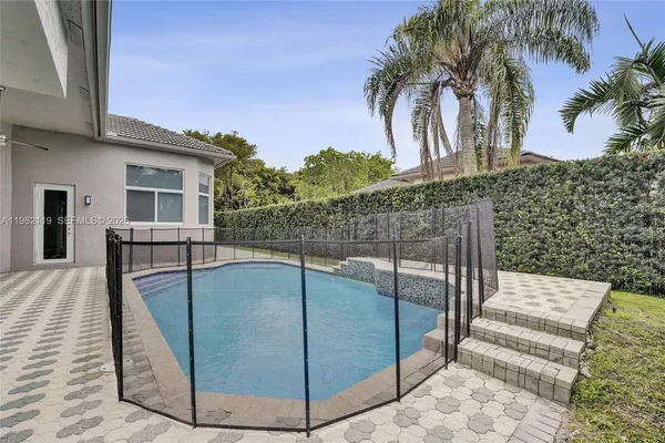 $6,800 | 8006 North Savannah Circle, Davie, FL 33328