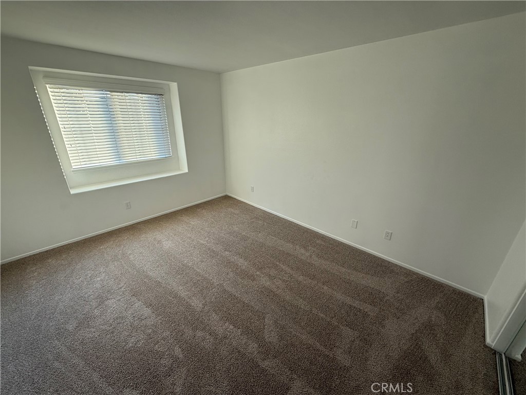 29162 Hydrangea Street Murrieta, CA 92563 - Photo 21 of 46 an empty room with windows