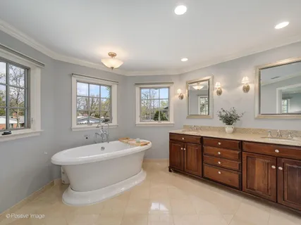 $1,650,000 | 4 Henneberry Lane, Golf, IL 60029