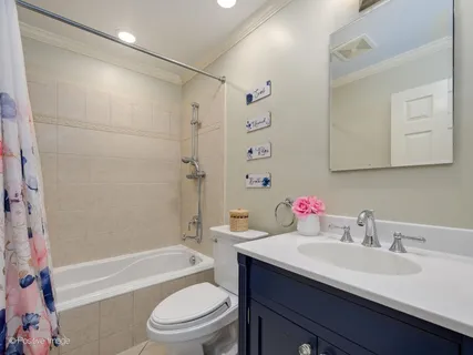 $1,650,000 | 4 Henneberry Lane, Golf, IL 60029