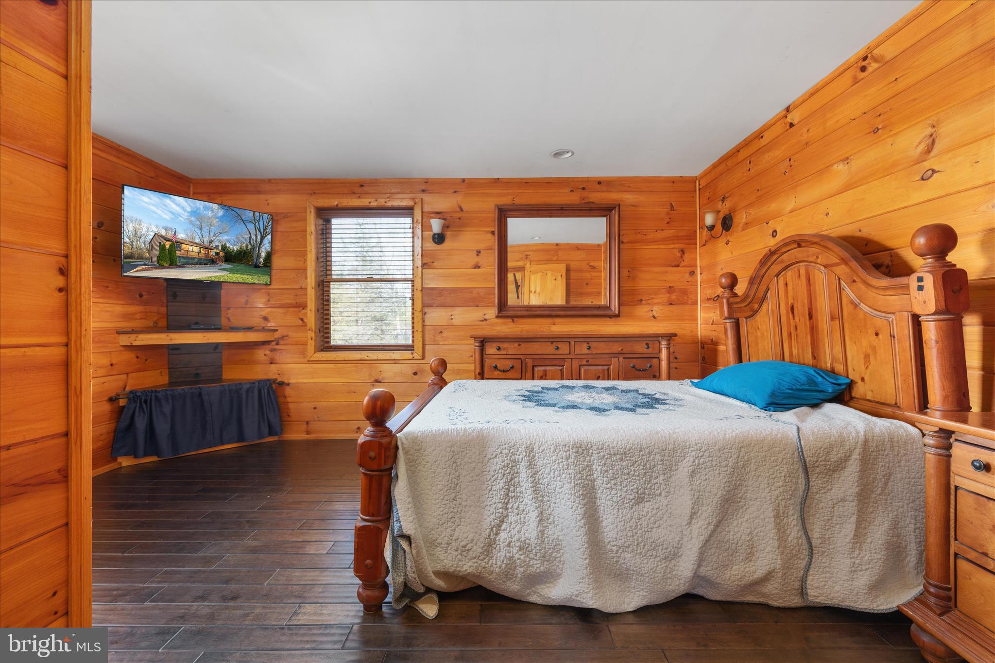 1687 Jordan Springs Road Stephenson, VA 22656 - Photo 12 of 51 Built in shelves, TV convey, Funiture can too
