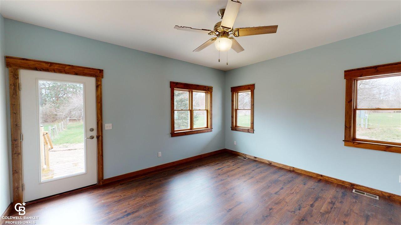3304 Hodges Road Dryden, MI 48428 - Photo 12 of 39 50072407-11.JPG
