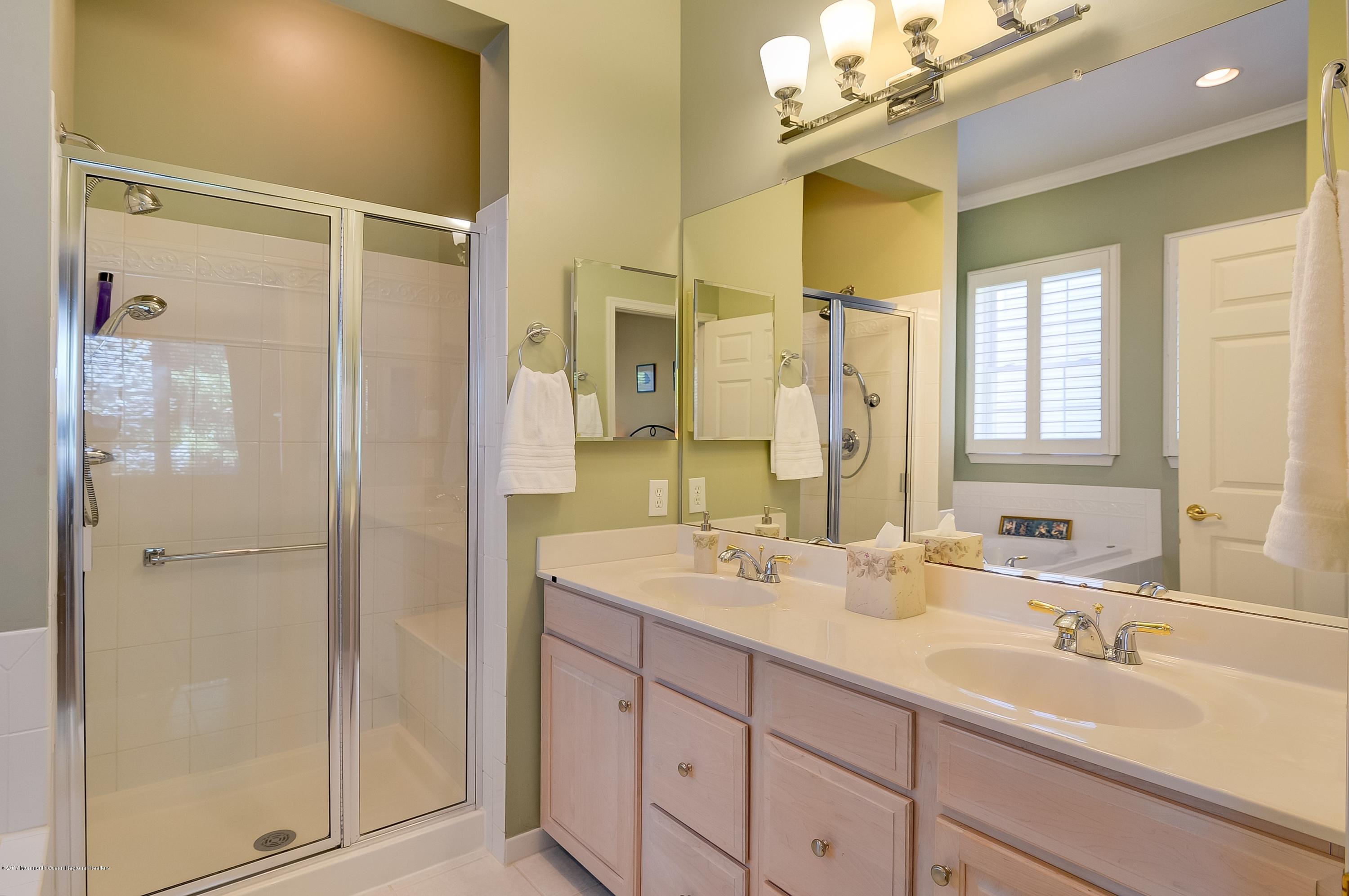 6 Shoal Road Jackson, NJ 08527 - Photo 17 of 35 017_Master Bathroom