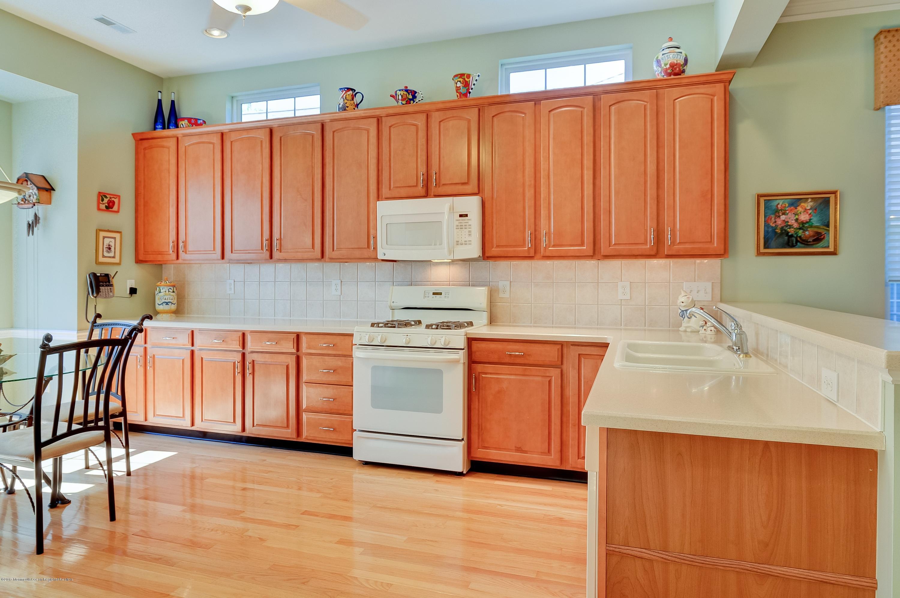 6 Shoal Road Jackson, NJ 08527 - Photo 5 of 35 005_Kitchen