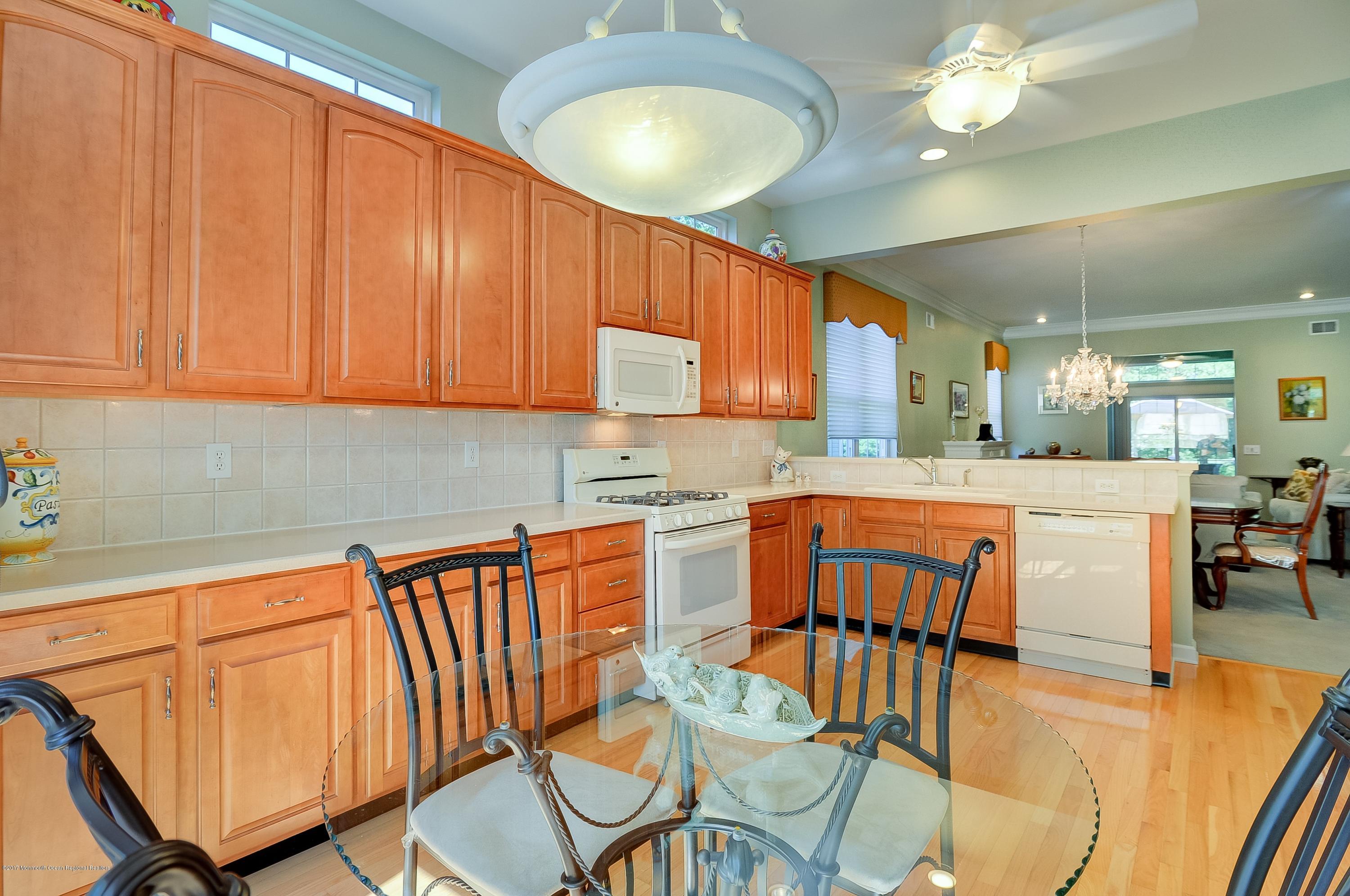6 Shoal Road Jackson, NJ 08527 - Photo 7 of 35 007_Kitchen