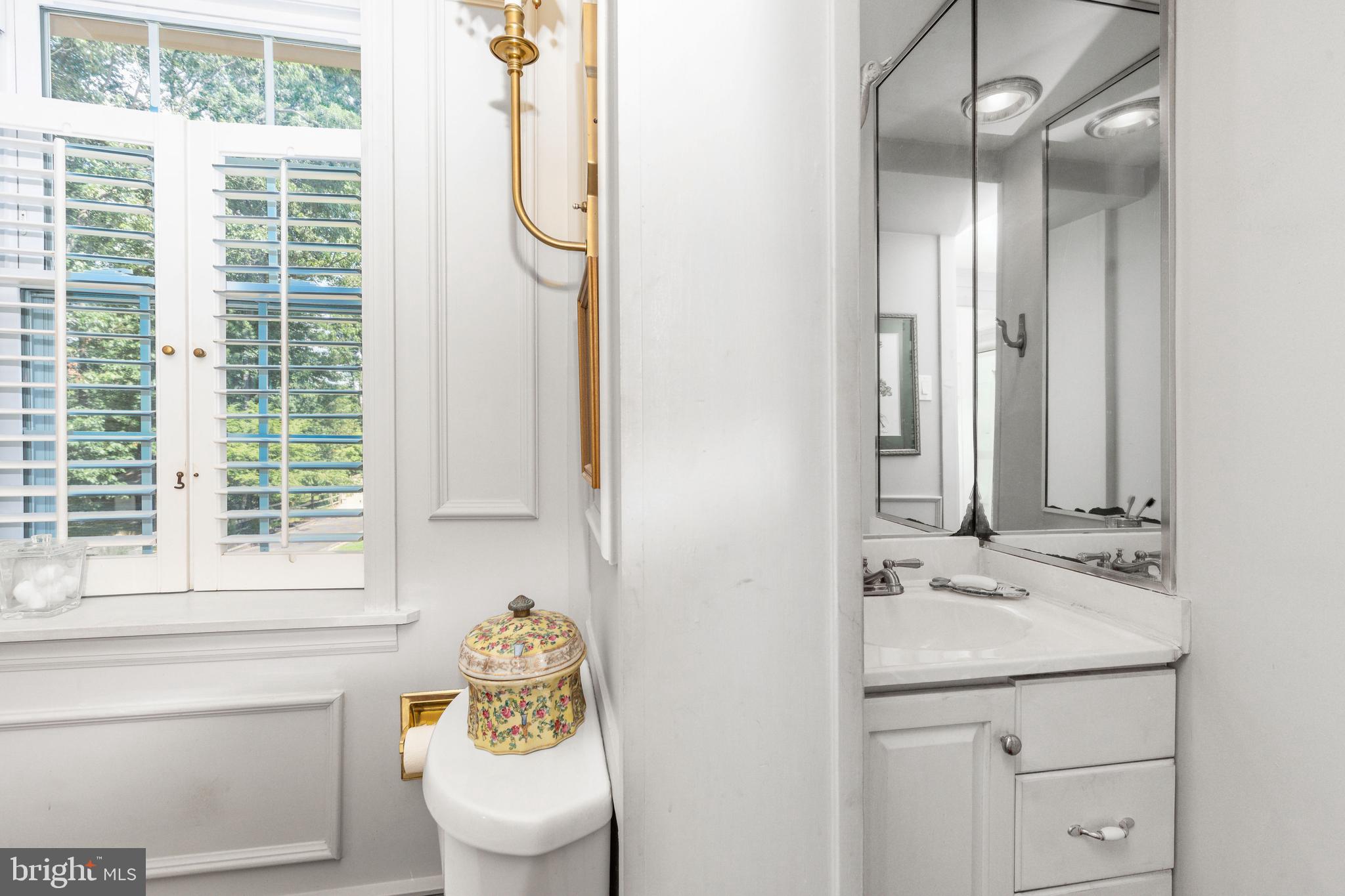 719 Cedar Hill Road Ambler, PA 19002 - Photo 21 of 48 Hall Bathroom