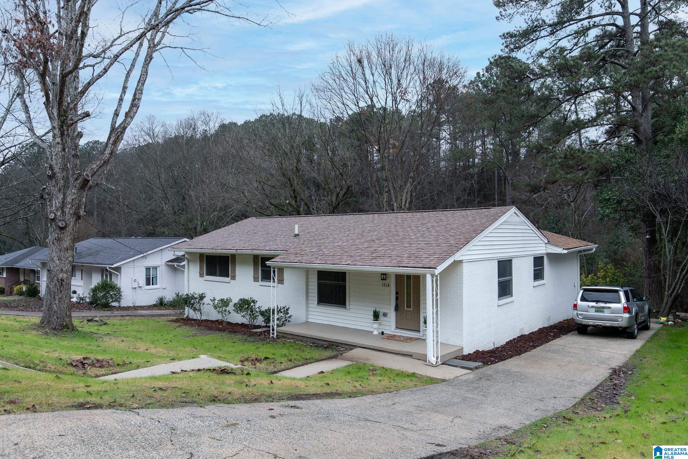 1528 Cresthill Road Birmingham, AL 35213 - Photo 4 of 32