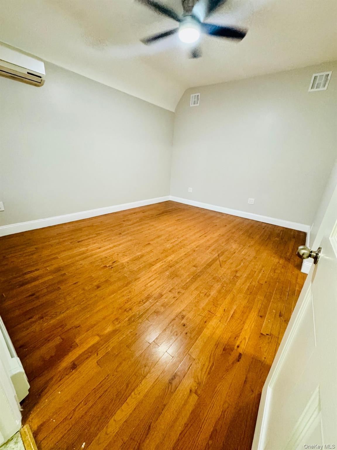 105-07 101st Road Queens, NY 11416 - Photo 8 of 12