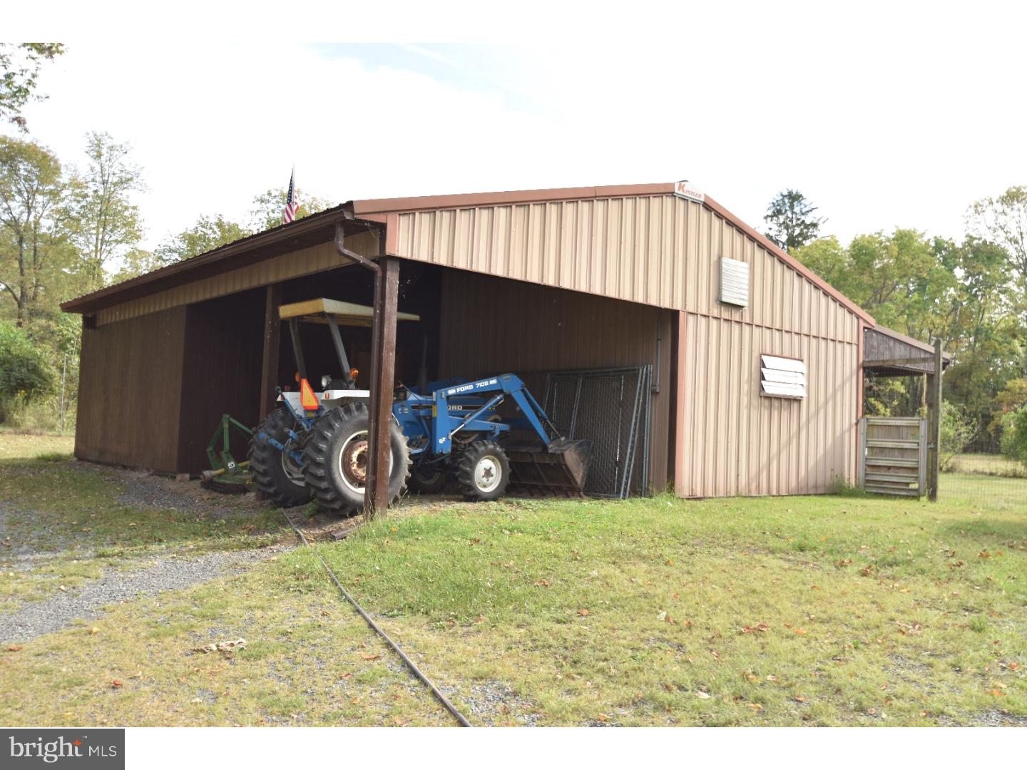 1503 Markley Road Pennsburg, PA 18073 - Photo 16 of 25 Barn