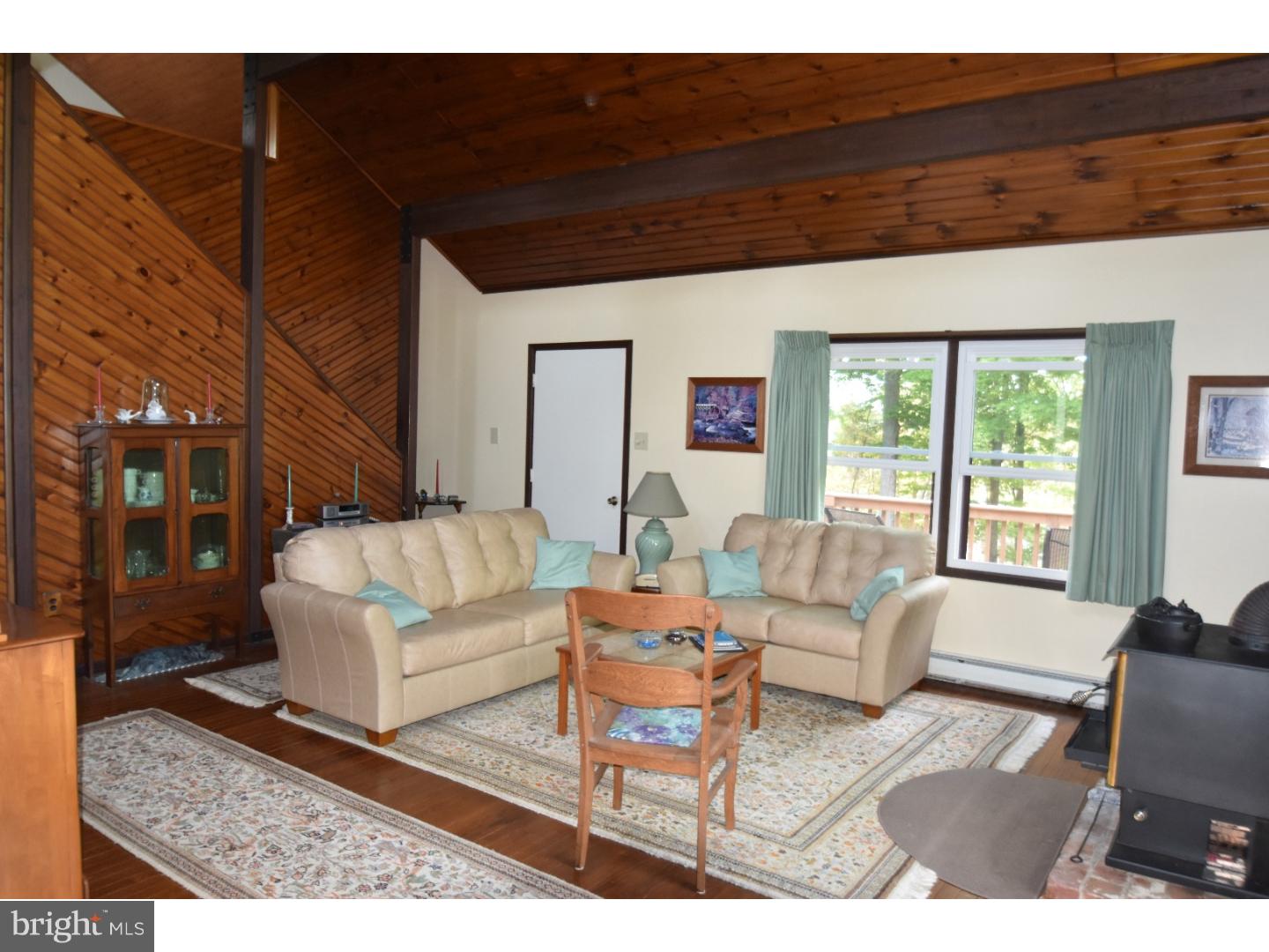 1503 Markley Road Pennsburg, PA 18073 - Photo 9 of 25 Living Room