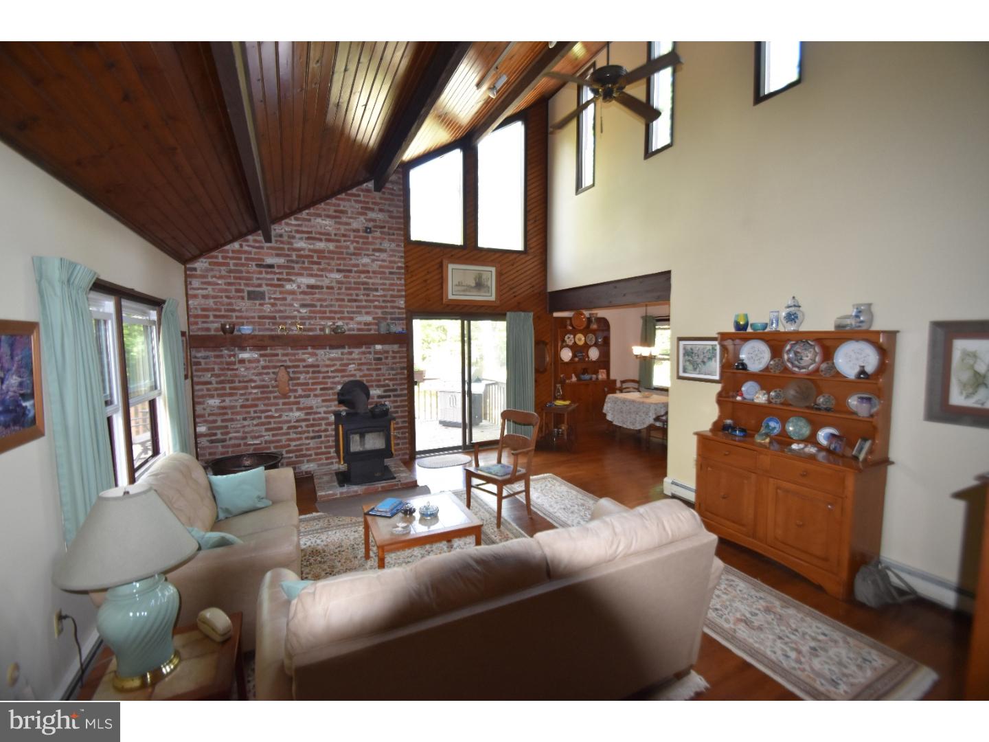 1503 Markley Road Pennsburg, PA 18073 - Photo 10 of 25 Living Room