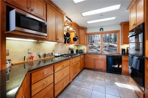 $600,000 | 316 Tea Berry Lane, Big Canoe, GA 30143