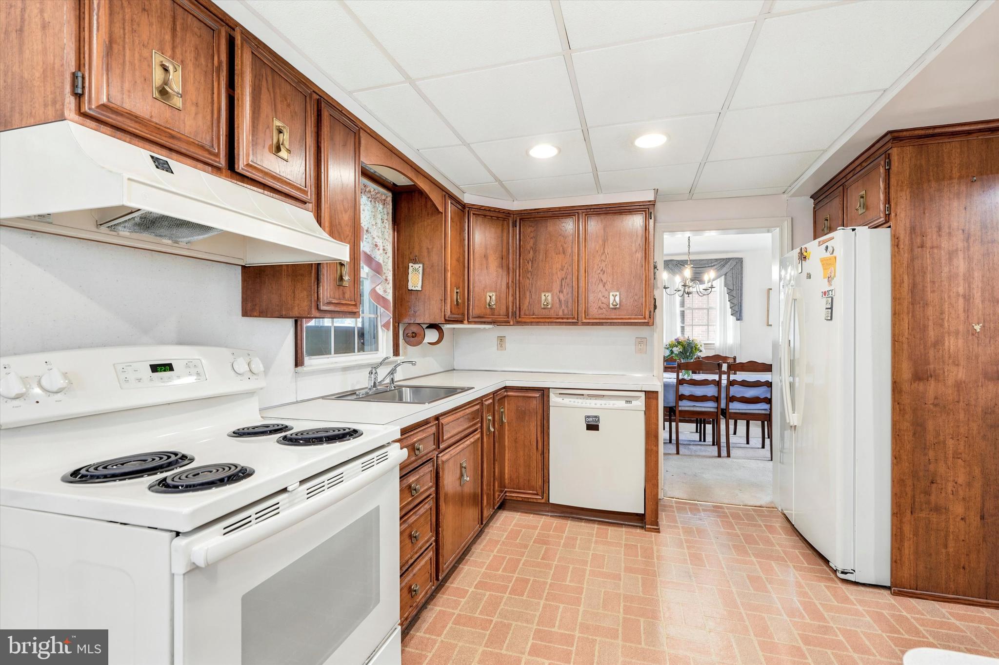 204 Flintlock Road Drexel Hill, PA 19026 - Photo 18 of 35