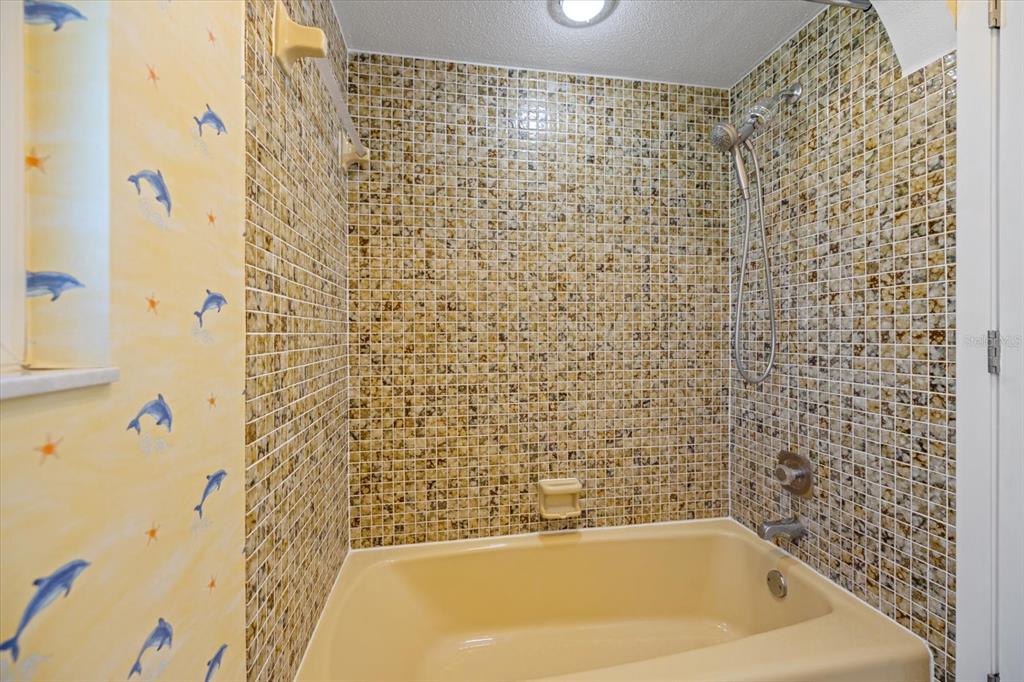 3568 Roslyn Road Venice, FL 34293 - Photo 19 of 29 Gallery Image 19