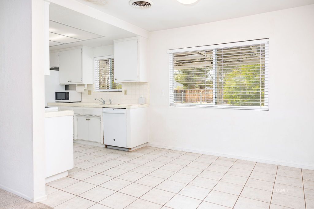 757 West Coral Avenue Ridgecrest, CA 93555 - Photo 12 of 37 Gallery Image 12