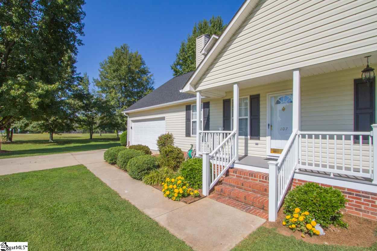 107 Crompton Drive Pelzer, SC 29669 - Photo 3 of 36 Gallery Image 3