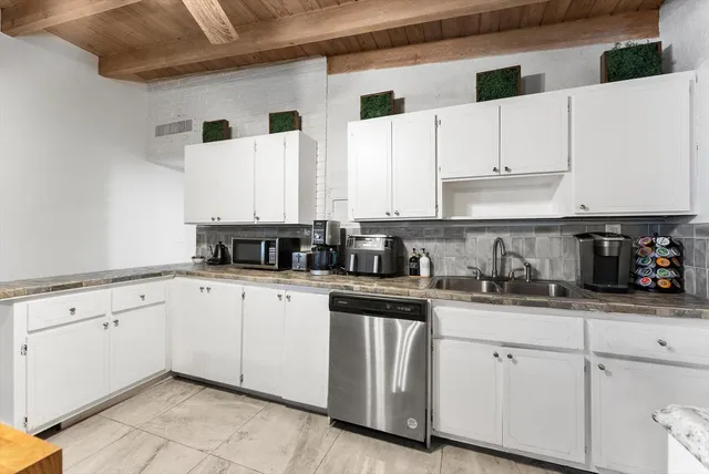 $4,700 | 3101 Southwest 16th Street, Fort Lauderdale, FL 33312