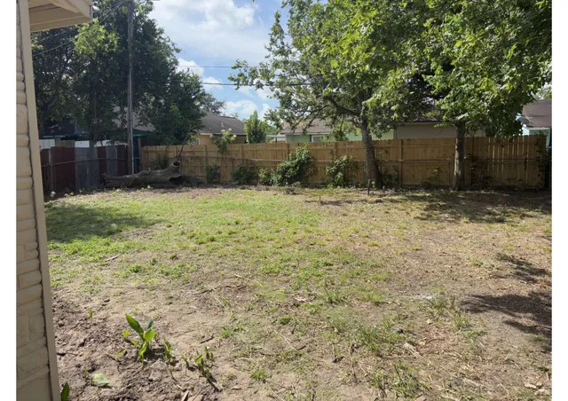 $2,000 | 5934 Southtown Street, Houston, TX 77033